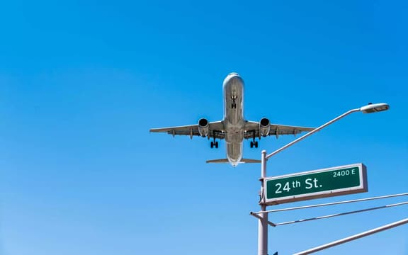 United Airlines background